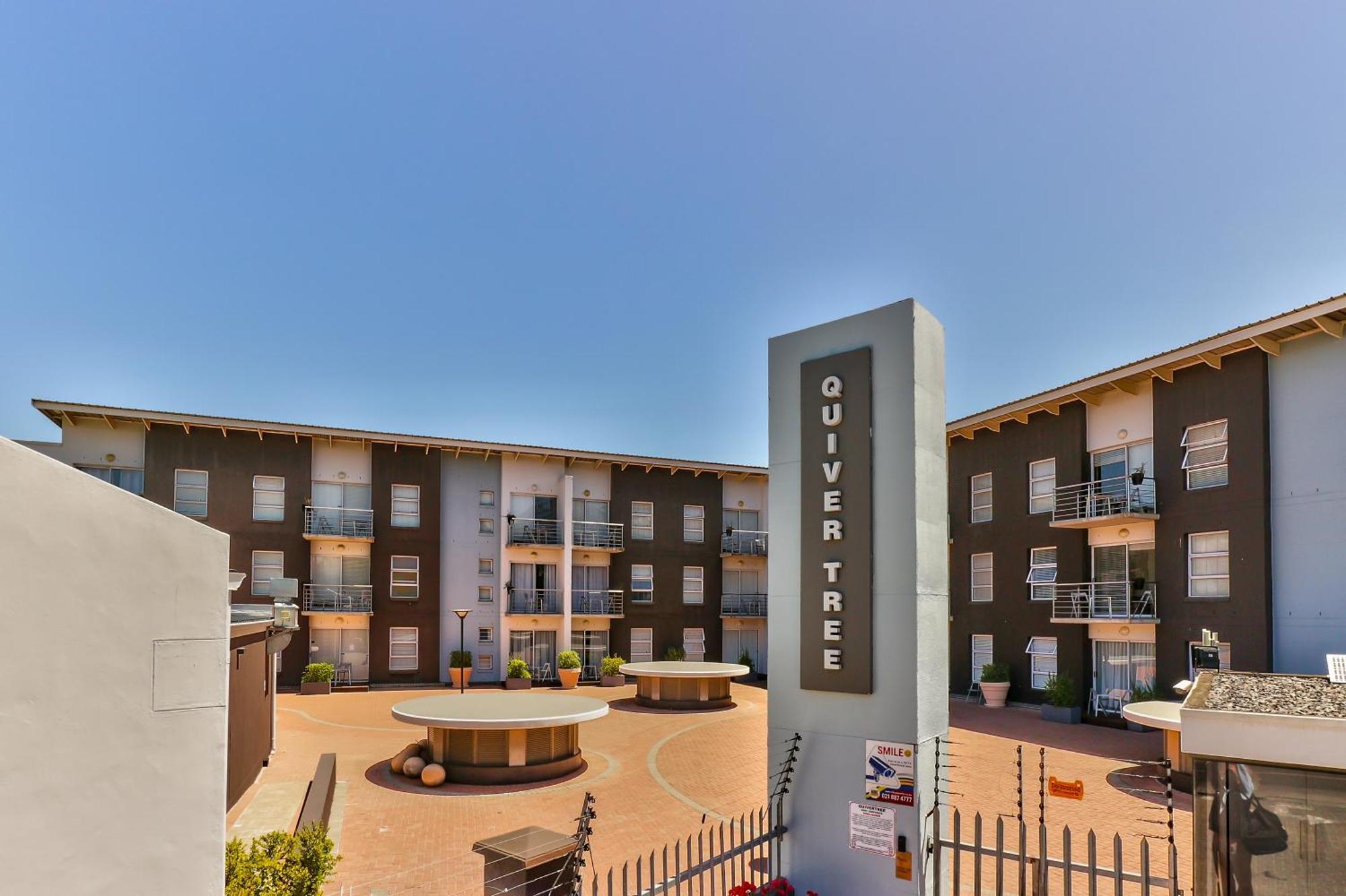 Wink Aparthotel Quiver Tree Stellenbosch Bagian luar foto