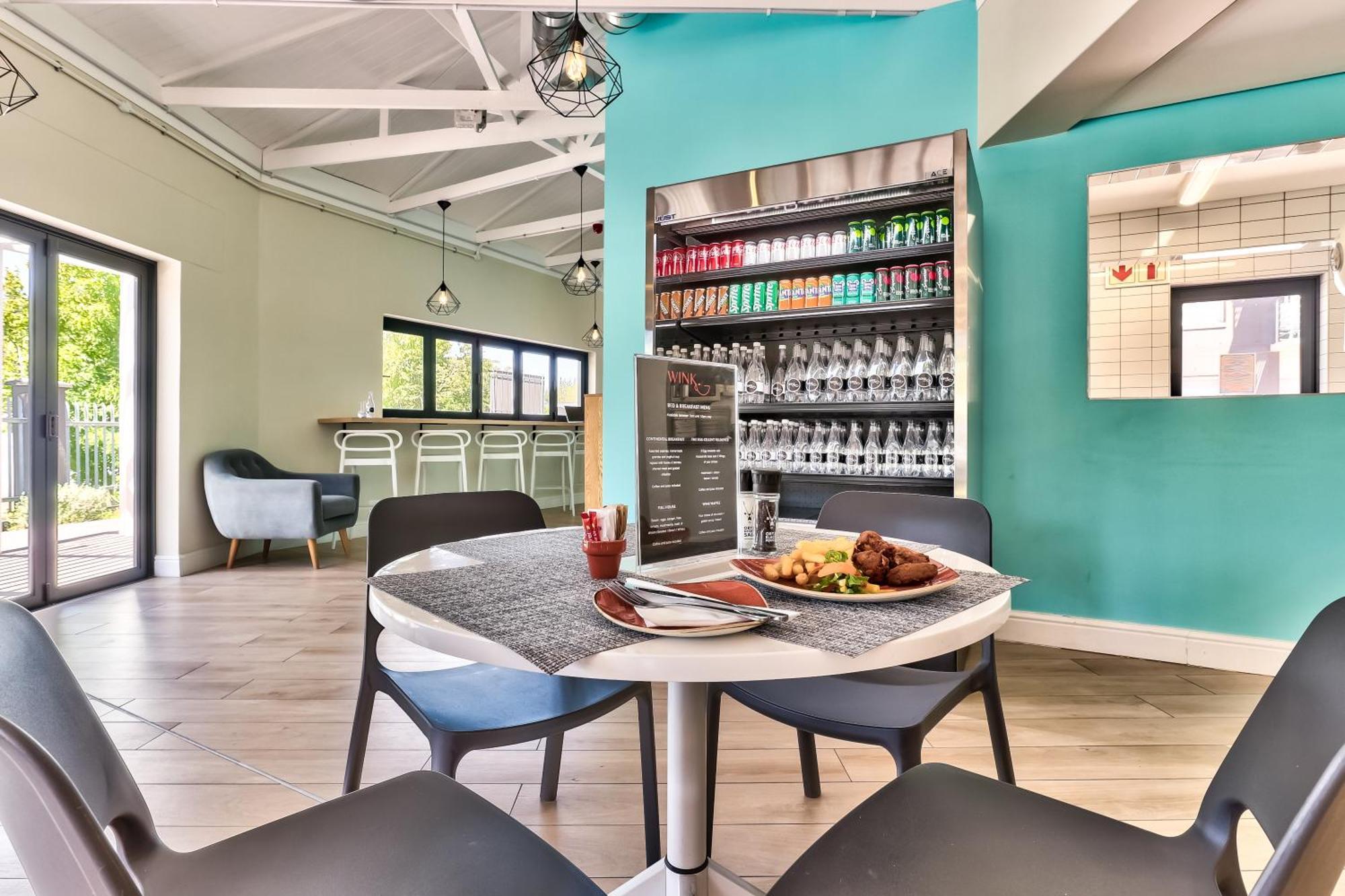 Wink Aparthotel Quiver Tree Stellenbosch Bagian luar foto
