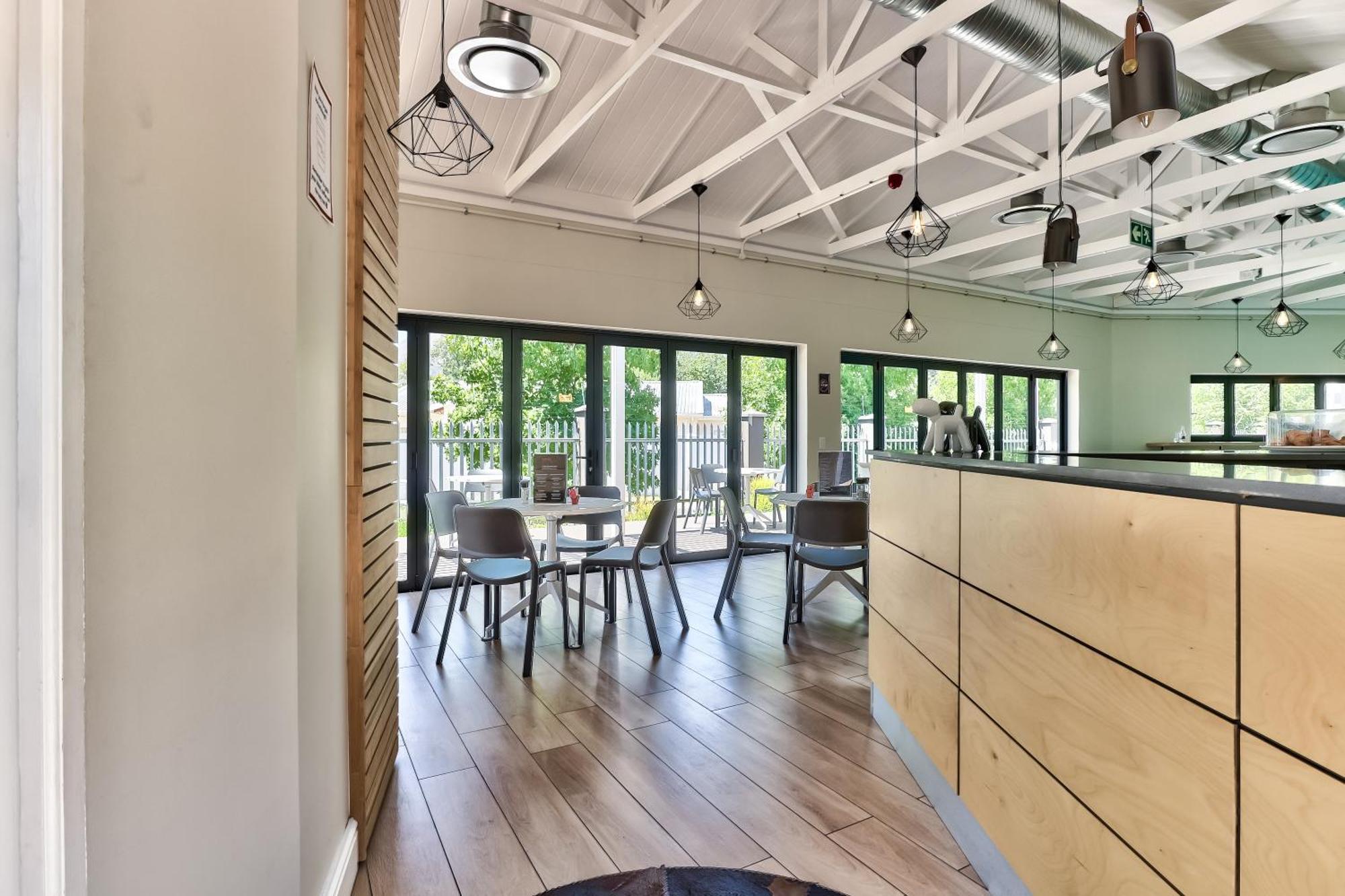 Wink Aparthotel Quiver Tree Stellenbosch Bagian luar foto
