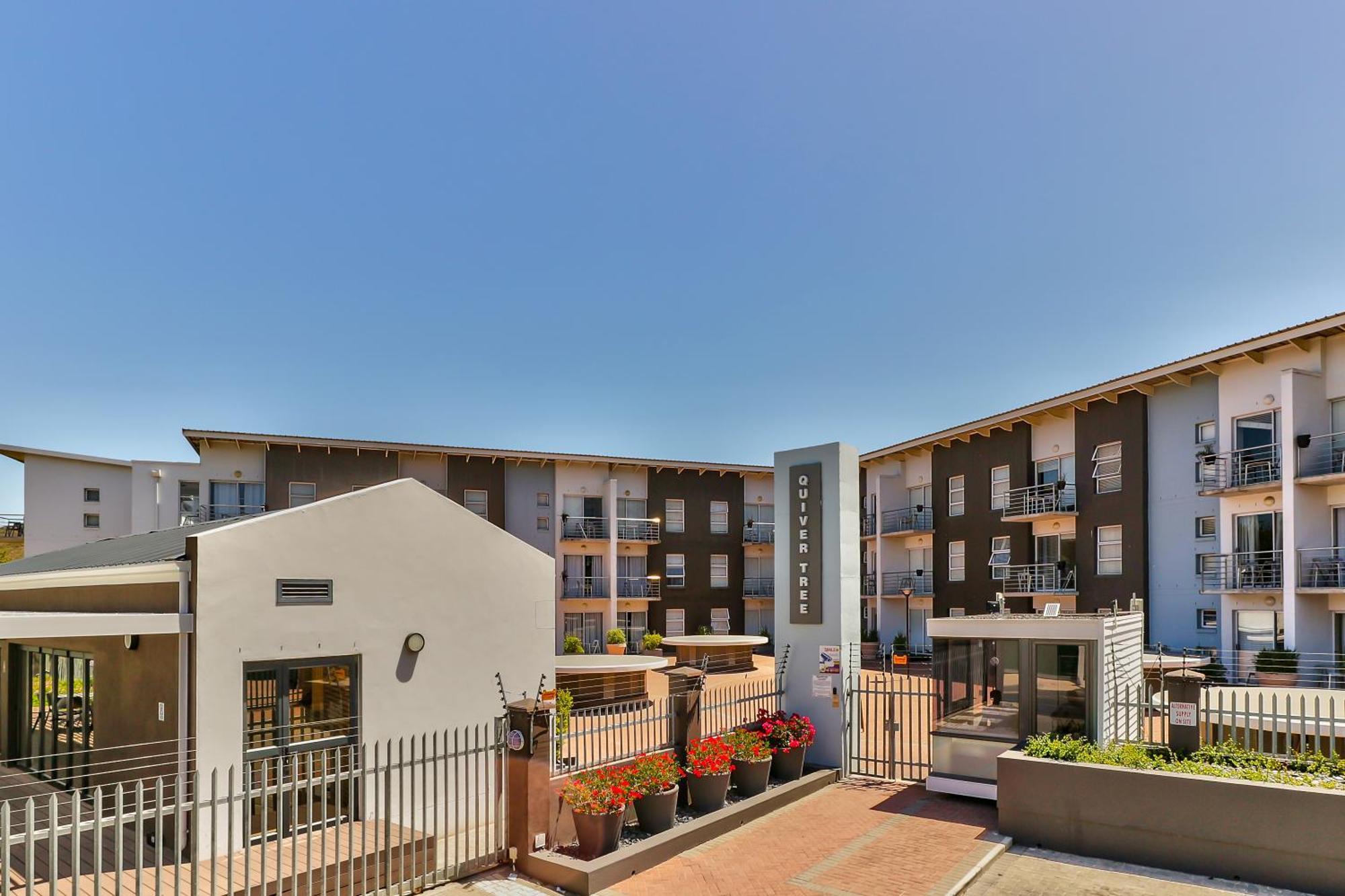 Wink Aparthotel Quiver Tree Stellenbosch Bagian luar foto