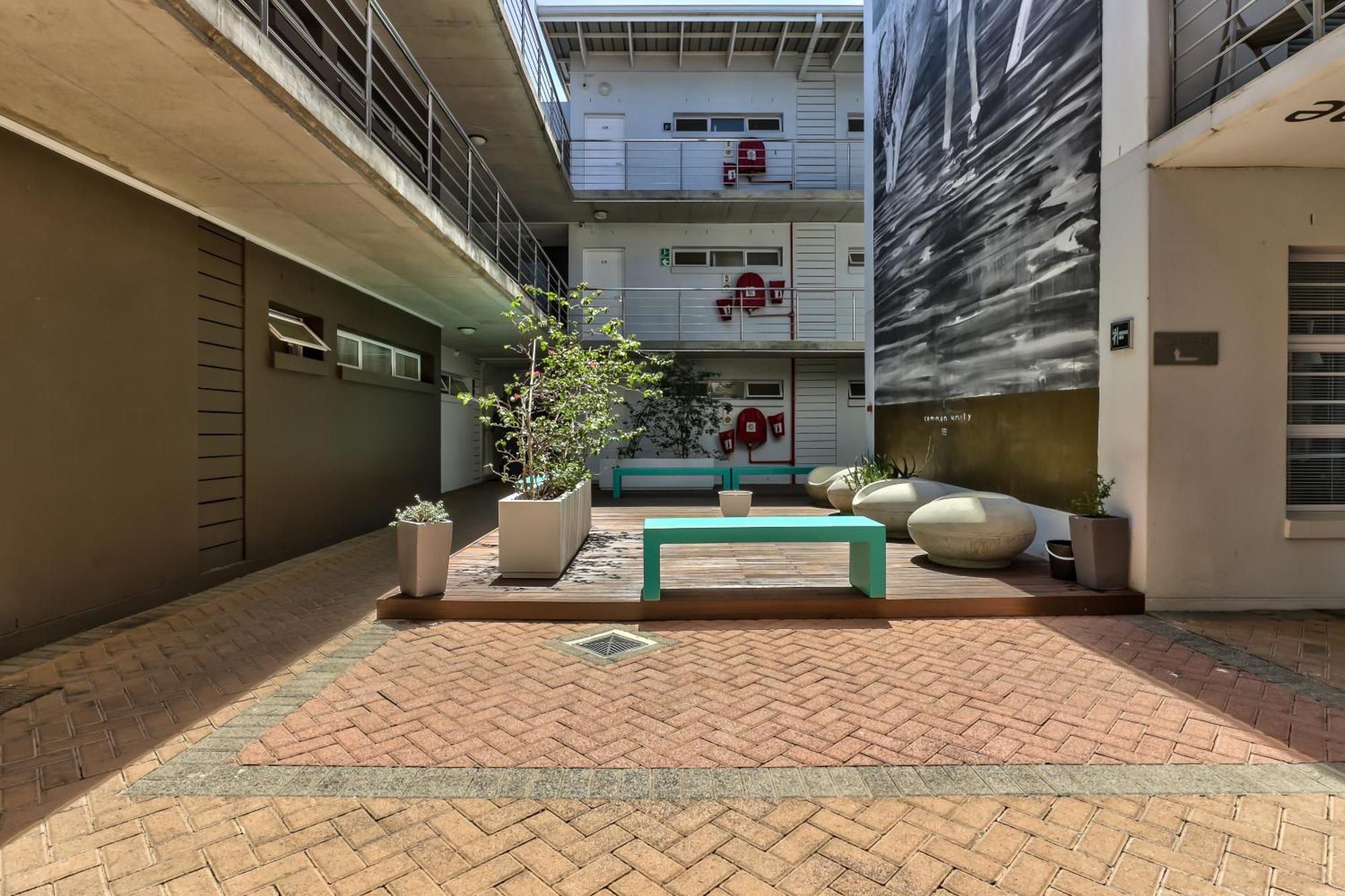 Wink Aparthotel Quiver Tree Stellenbosch Bagian luar foto