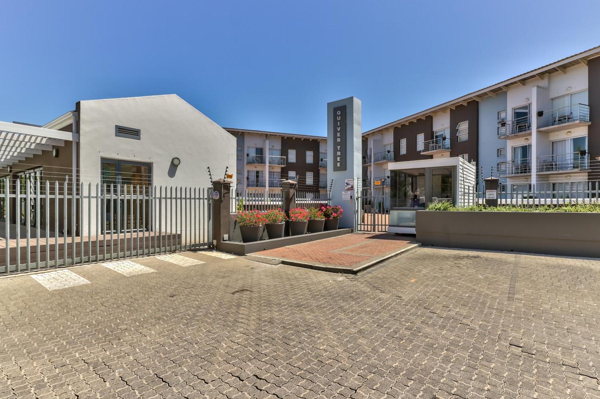 Wink Aparthotel Quiver Tree Stellenbosch Bagian luar foto
