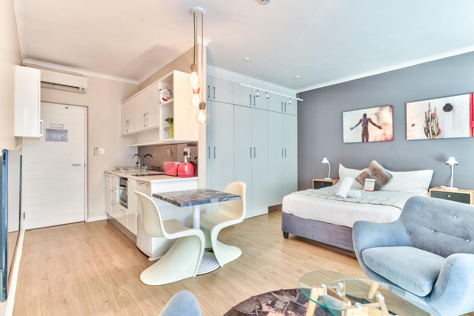 Wink Aparthotel Quiver Tree Stellenbosch Bagian luar foto