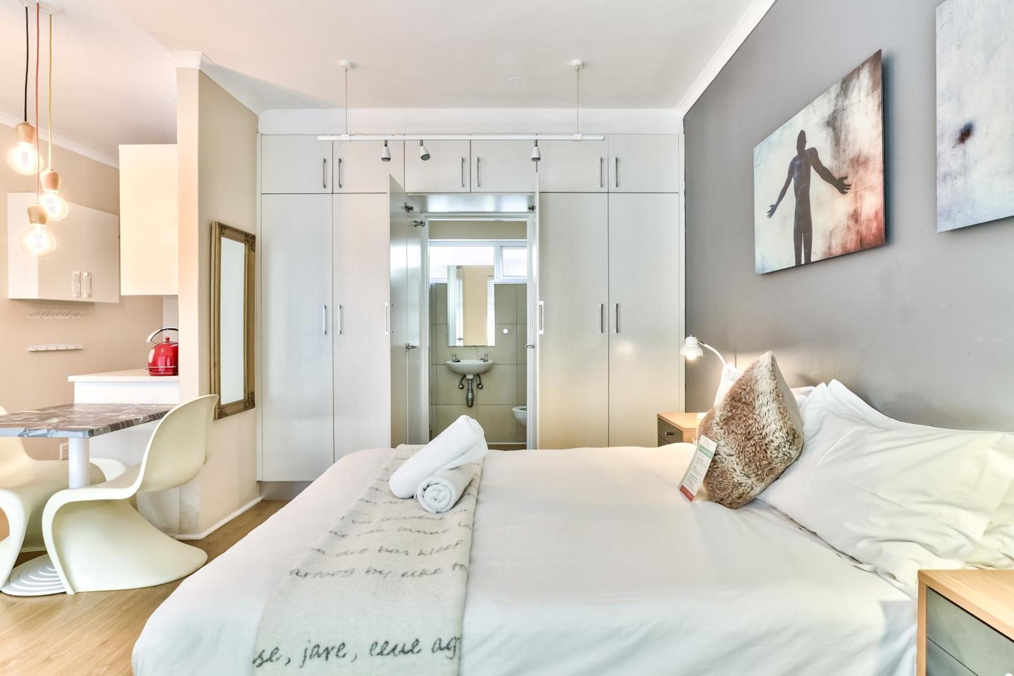 Wink Aparthotel Quiver Tree Stellenbosch Bagian luar foto